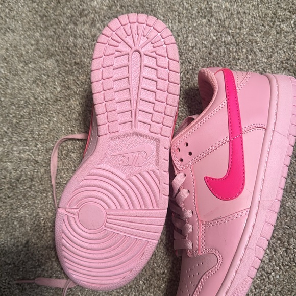 Rose pink women’s size 7 shoe never worn brand new abit tight for me - Picture 3 of 3